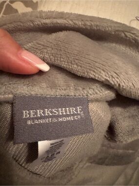 Berkshire Brushed Fleece King 5pc set-Like New!